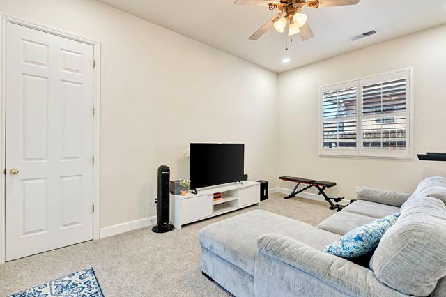 138 W Athens Avenue, Clovis, CA 93611
