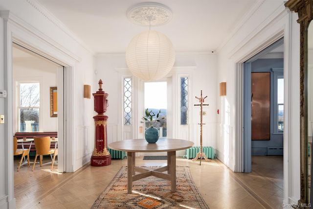 10 Old Route 9, Hyde Park, NY 12580