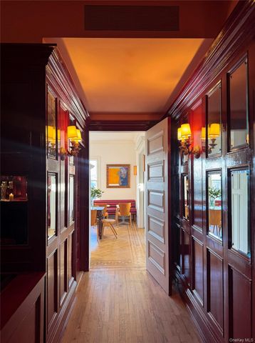 10 Old Route 9, Hyde Park, NY 12580