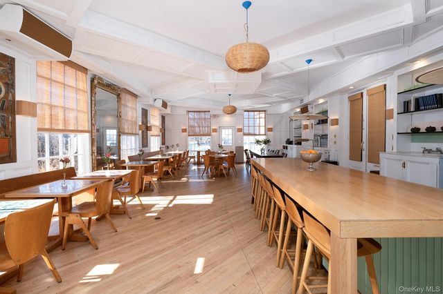 10 Old Route 9, Hyde Park, NY 12580