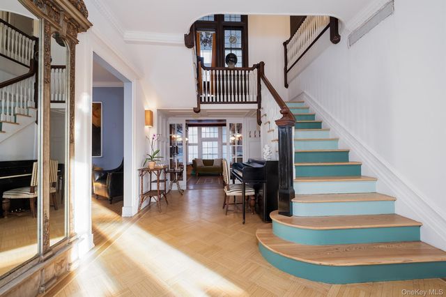 10 Old Route 9, Hyde Park, NY 12580