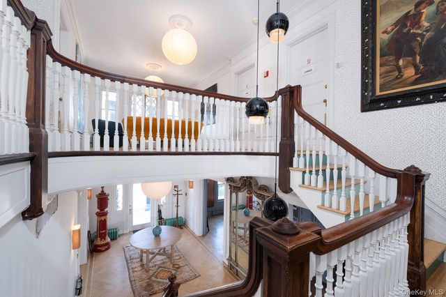 10 Old Route 9, Hyde Park, NY 12580