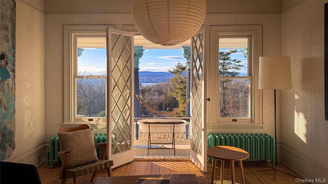 10 Old Route 9, Hyde Park, NY 12580