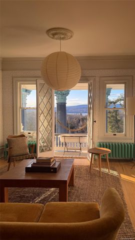 10 Old Route 9, Hyde Park, NY 12580