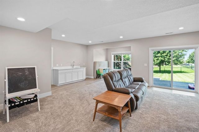 395 NE Fox Run Trail, Waukee, IA 50263