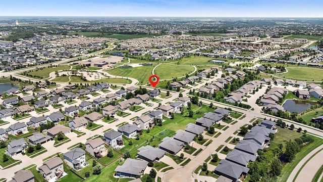 395 NE Fox Run Trail, Waukee, IA 50263