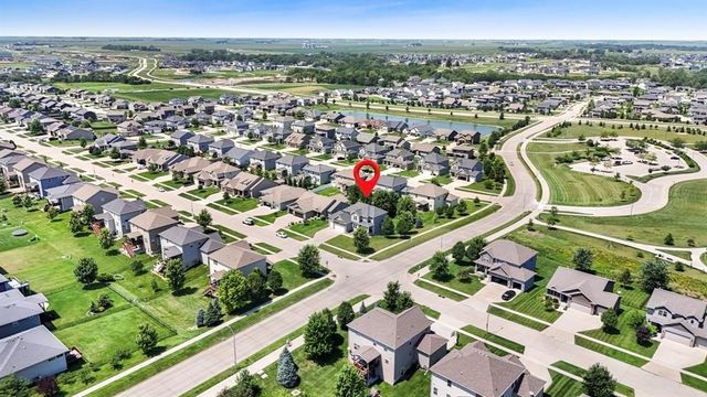 395 NE Fox Run Trail, Waukee, IA 50263