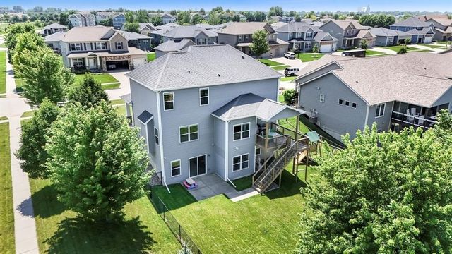 395 NE Fox Run Trail, Waukee, IA 50263