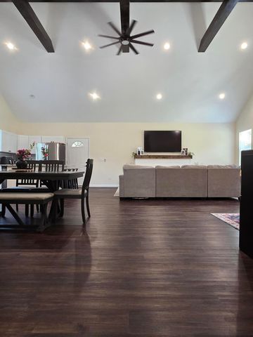 4086 W Commerce Road, Milford, MI 48380