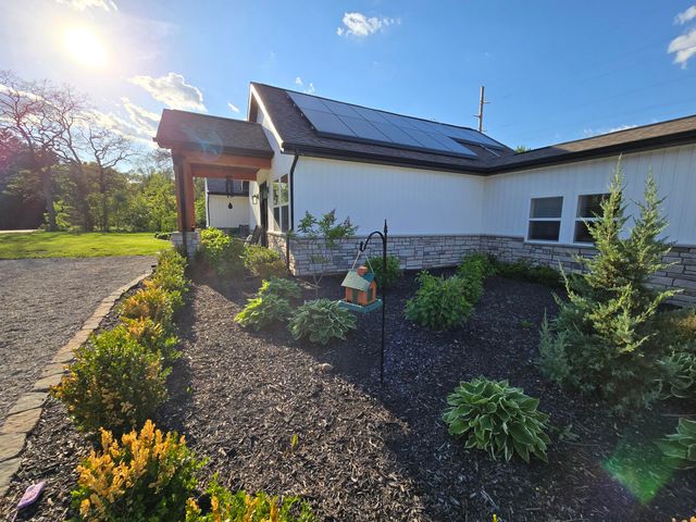 4086 W Commerce Road, Milford, MI 48380
