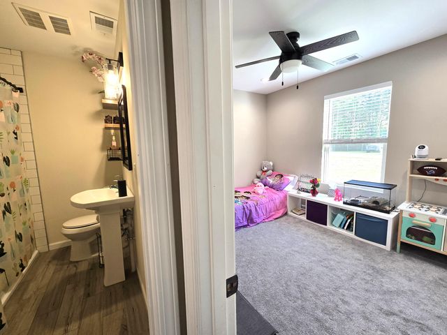 4086 W Commerce Road, Milford, MI 48380