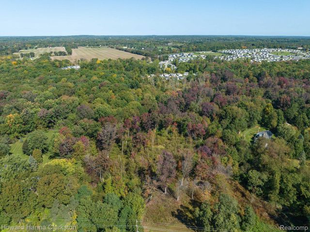4086 W Commerce Road, Milford, MI 48380