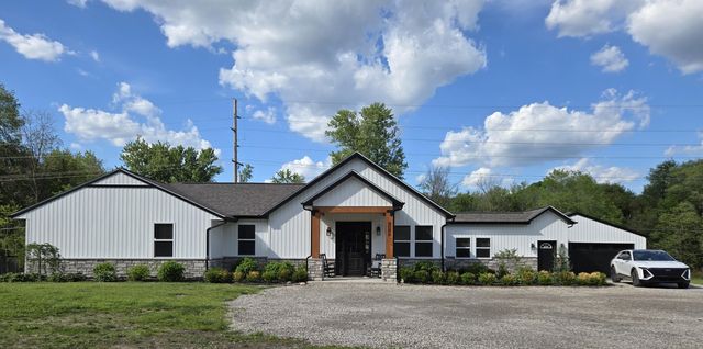 4086 W Commerce Road, Milford, MI 48380