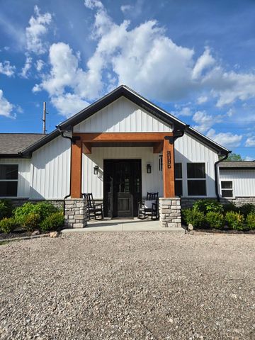 4086 W Commerce Road, Milford, MI 48380
