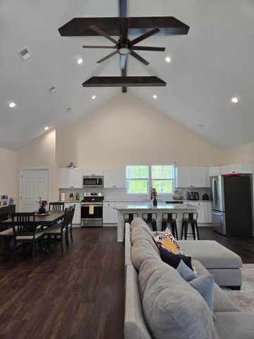 4086 W Commerce Road, Milford, MI 48380