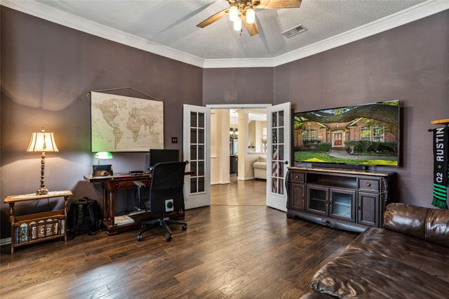 6401 Stone Creek Canyon Court, Fort Worth, TX 76137