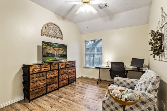 6401 Stone Creek Canyon Court, Fort Worth, TX 76137