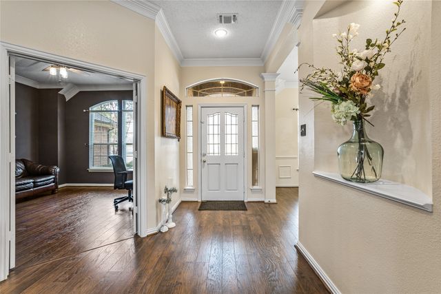 6401 Stone Creek Canyon Court, Fort Worth, TX 76137