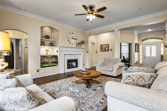 6401 Stone Creek Canyon Court, Fort Worth, TX 76137