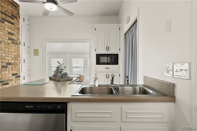 2833 Forest Manor, Northport, AL 35476