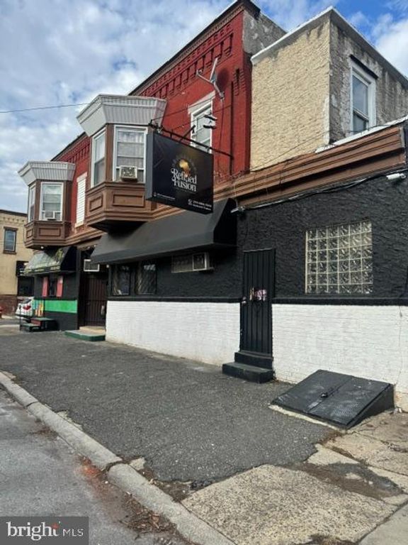 2201 N WOODSTOCK ST, Philadelphia, PA 19132