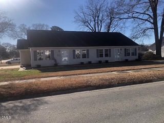 601 W Anderson Street, Selma, NC 27576