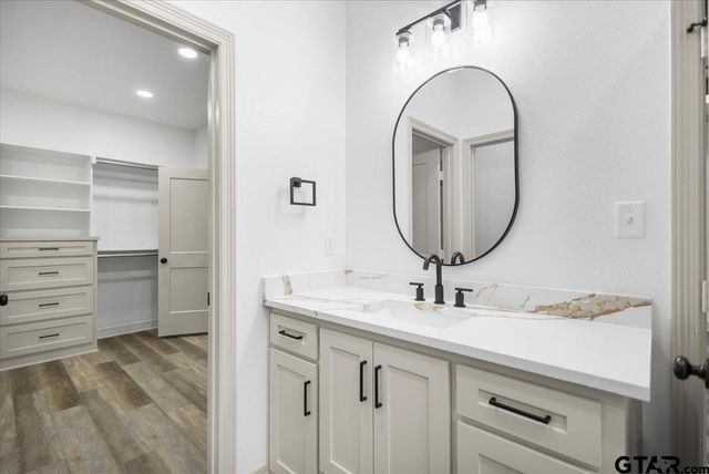 19461 Cedarpark Pl, Lindale, TX 75771