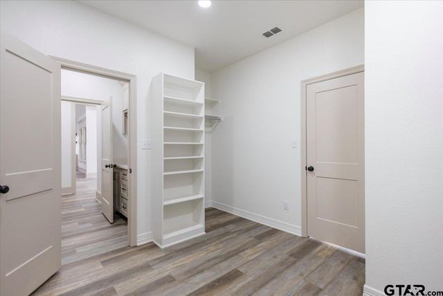 19461 Cedarpark Pl, Lindale, TX 75771