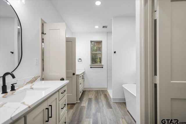 19461 Cedarpark Pl, Lindale, TX 75771