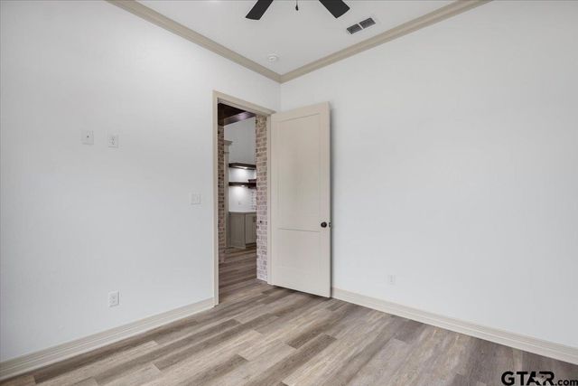 19461 Cedarpark Pl, Lindale, TX 75771