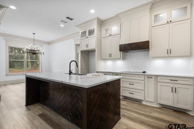 19461 Cedarpark Pl, Lindale, TX 75771