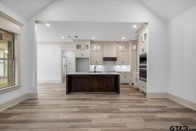 19461 Cedarpark Pl, Lindale, TX 75771