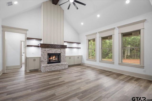 19461 Cedarpark Pl, Lindale, TX 75771