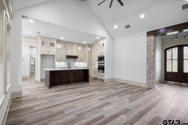 19461 Cedarpark Pl, Lindale, TX 75771