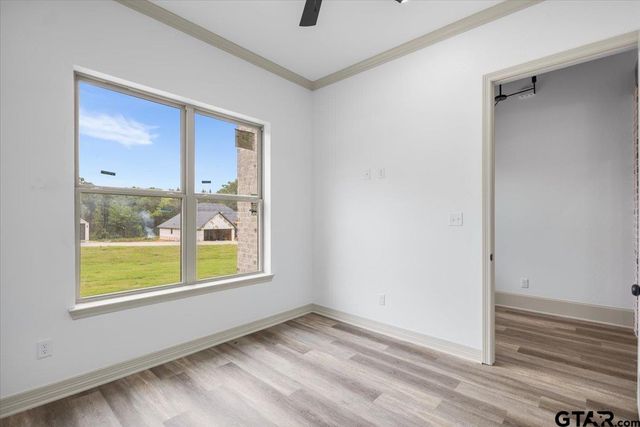 19461 Cedarpark Pl, Lindale, TX 75771