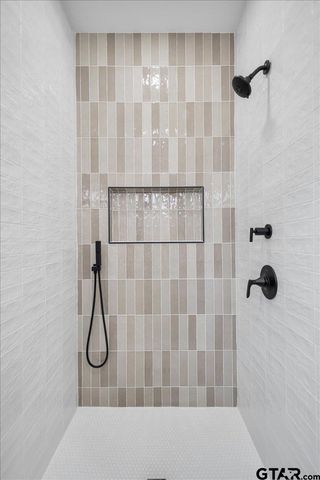 19461 Cedarpark Pl, Lindale, TX 75771