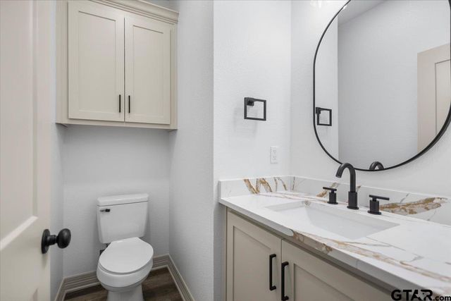 19461 Cedarpark Pl, Lindale, TX 75771