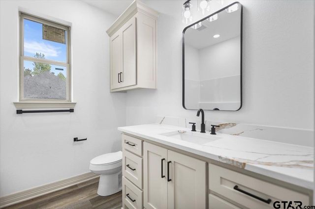 19461 Cedarpark Pl, Lindale, TX 75771