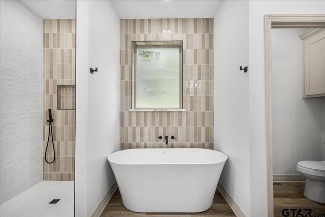 19461 Cedarpark Pl, Lindale, TX 75771