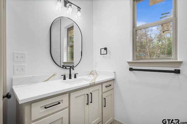 19461 Cedarpark Pl, Lindale, TX 75771