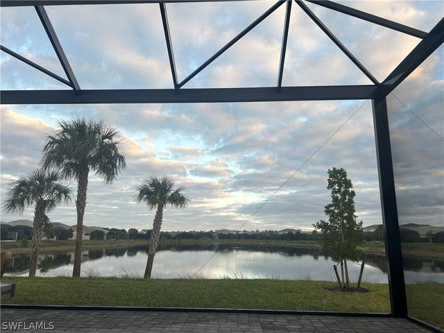 9195 Cayman DR, Naples, FL 34114