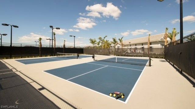 9195 Cayman DR, Naples, FL 34114