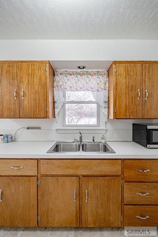 161 E Elm Street, Shelley, ID 83274