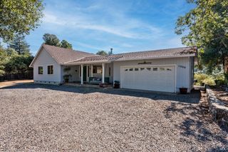1500 Woodway Ln, Redwood Valley, CA 95470