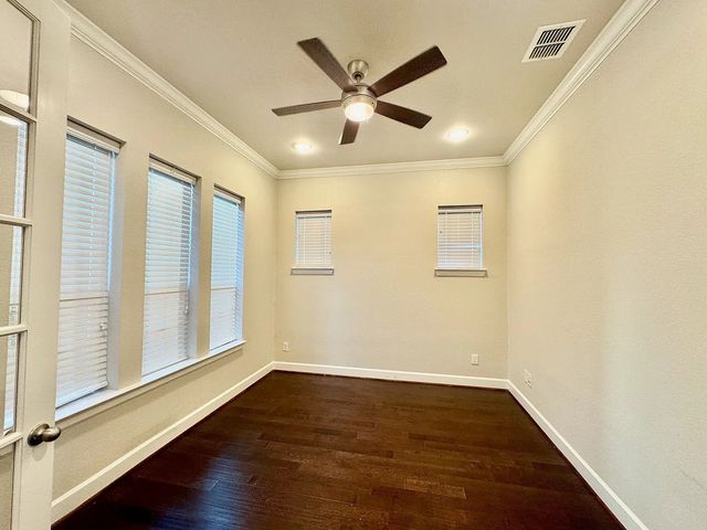 1132 Crane Street, Carrollton, TX 75007
