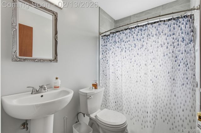 9290 Allen Road, Allen Park, MI 48101