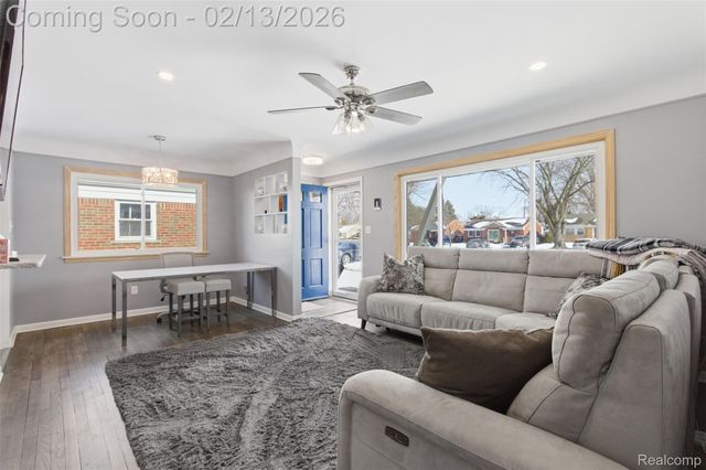 9290 Allen Road, Allen Park, MI 48101