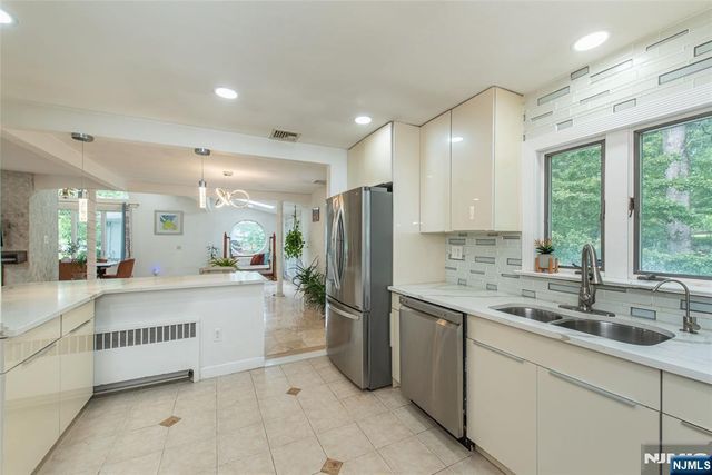 531 Mountain Avenue, Caldwell, NJ 07006
