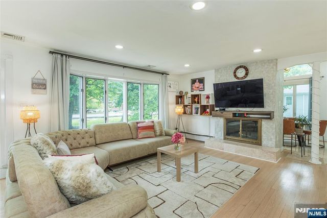 531 Mountain Avenue, Caldwell, NJ 07006