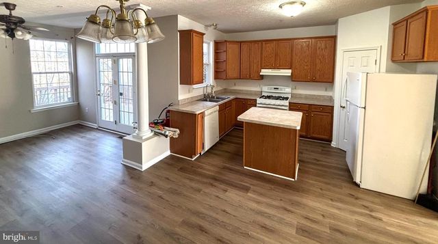 8002 BULLFINCH PL, White Plains, MD 20695